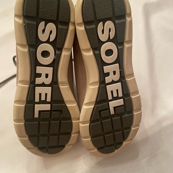 Sorel Women’s Beige Mid Calf Lace Up Winter Boots Size 10.  Barely worn! - Picture 9 of 9